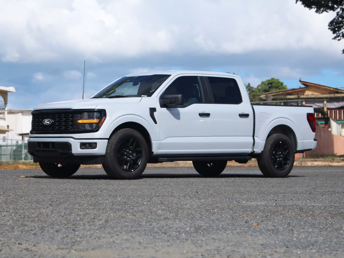 Ford 2025 ford f-150 stx