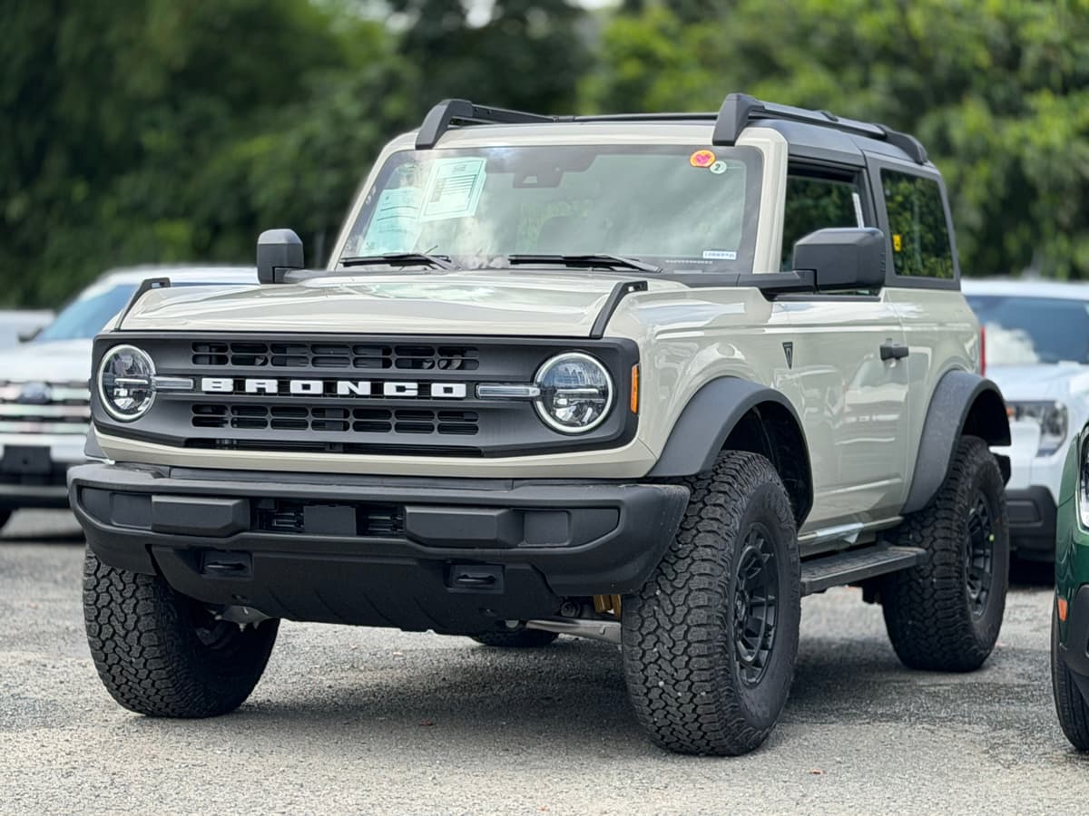 Ford 2026 ford bronco base