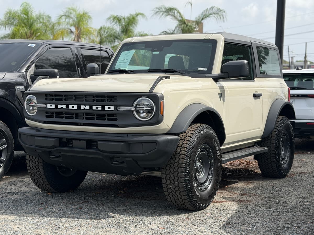 Ford 2025 ford bronco base