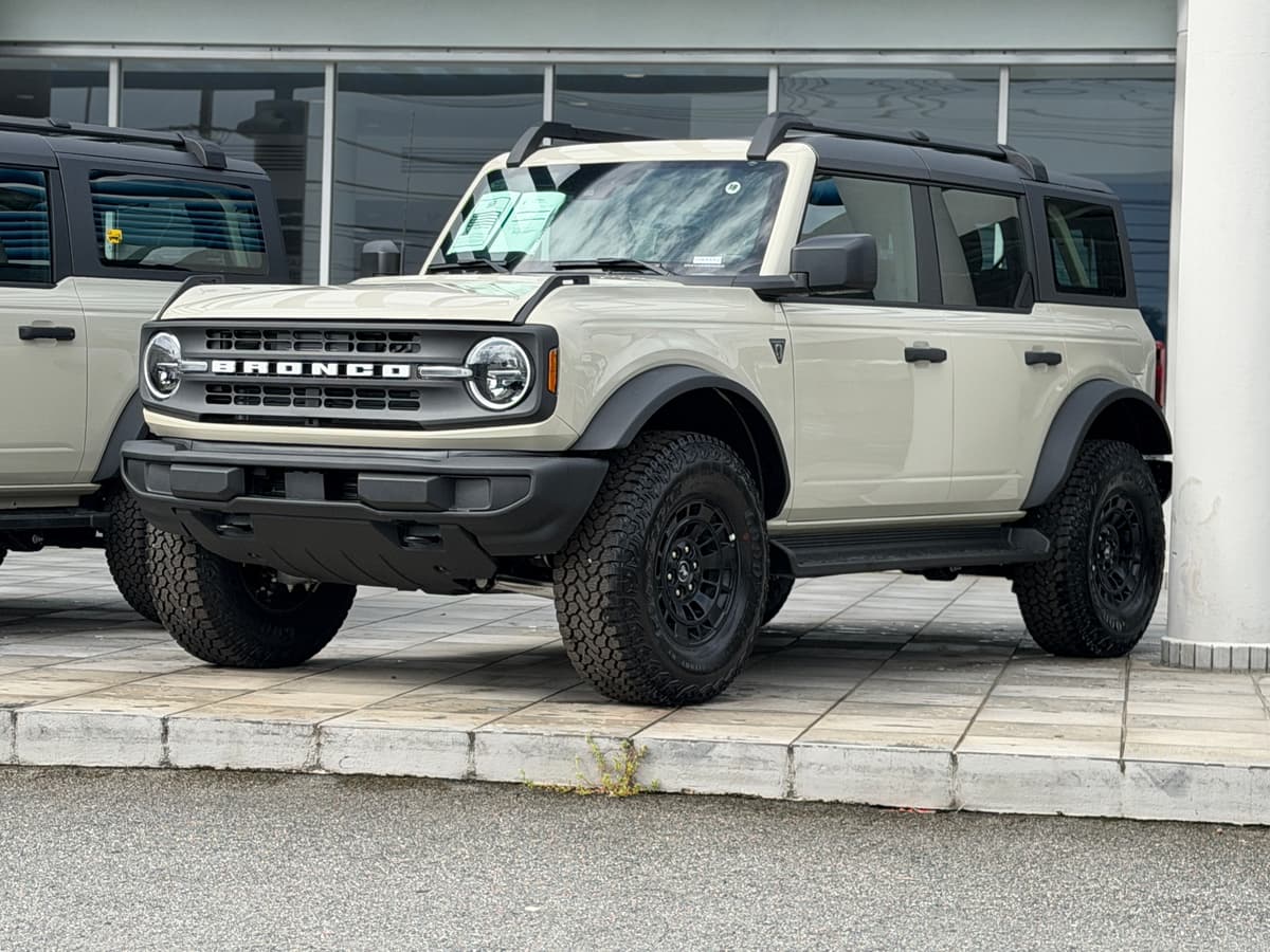 Ford Ford bronco base sasquatch 2026